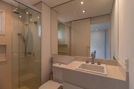 Apartamento para alugar com 362m², 3 quartos e 5 vagas Apartamento para alugar com 362m², 3 quartos e 5 vagasBanheiro da Suíte 3
