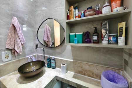 Apartamento à venda com 58m², 2 quartos e 1 vaga Apartamento à venda com 58m², 2 quartos e 1 vagaBanheiro