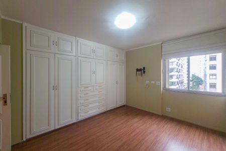 Apartamento à venda com 140m², 3 quartos e 2 vagas Apartamento à venda com 140m², 3 quartos e 2 vagasSuíte