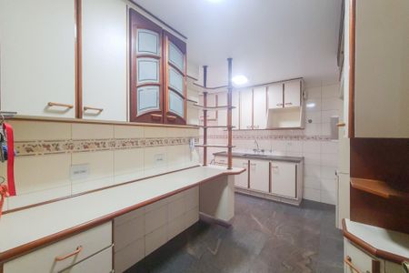 Apartamento à venda com 140m², 3 quartos e 2 vagas Apartamento à venda com 140m², 3 quartos e 2 vagasCozinha