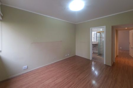 Apartamento à venda com 140m², 3 quartos e 2 vagas Apartamento à venda com 140m², 3 quartos e 2 vagasSuíte
