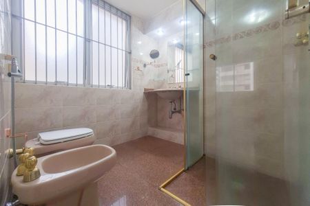 Apartamento à venda com 140m², 3 quartos e 2 vagas Apartamento à venda com 140m², 3 quartos e 2 vagasBanheiro da Suíte