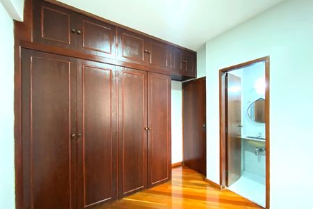 Apartamento à venda com 84m², 3 quartos e sem vaga Apartamento à venda com 84m², 3 quartos e sem vagaSuite