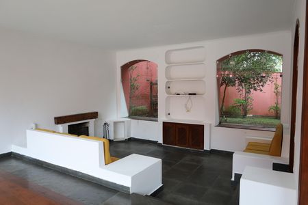Casa para alugar com 4 quartos, 428m² em Interlagos, São Paulo