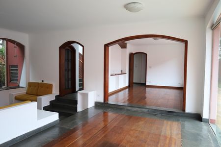 Casa para alugar com 4 quartos, 428m² em Interlagos, São Paulo