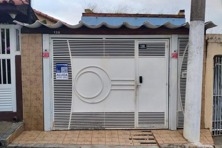 Casa à venda com 600m², 2 quartos e 2 vagas Casa à venda com 600m², 2 quartos e 2 vagasFachada