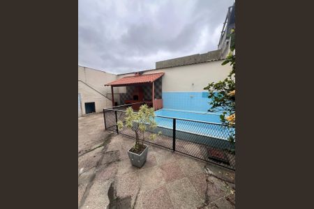 Casa para alugar com 180m², 2 quartos e 4 vagas Casa para alugar com 180m², 2 quartos e 4 vagasPiscina