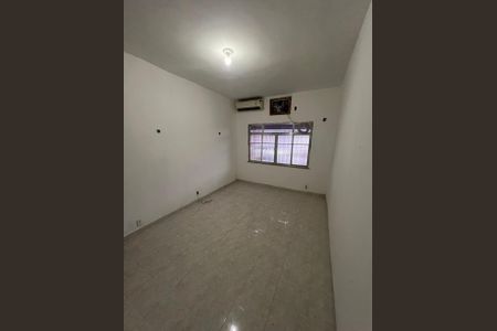 Quarto de casa para alugar com 2 quartos, 180m² em Parque Anchieta, Nilópolis