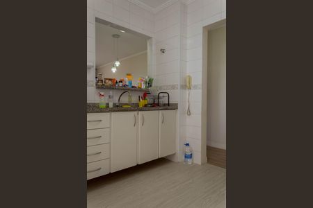 Apartamento para alugar com 72m², 2 quartos e 2 vagas Apartamento para alugar com 72m², 2 quartos e 2 vagasCozinha