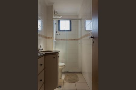 Apartamento para alugar com 72m², 2 quartos e 2 vagas Apartamento para alugar com 72m², 2 quartos e 2 vagasBanheiro
