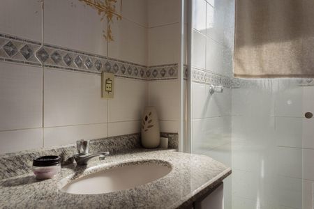 Apartamento para alugar com 72m², 2 quartos e 2 vagas Apartamento para alugar com 72m², 2 quartos e 2 vagasBanheiro da Suíte 1