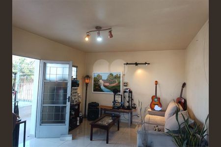 Casa à venda com 4 quartos, 302m² em Vila Celeste, São Paulo