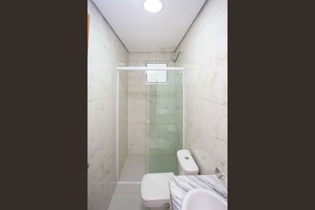 Banheiro de apartamento para alugar com 1 quarto, 37m² em Vila Clara, São Paulo