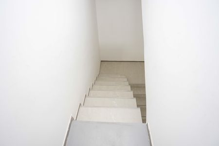 Apartamento para alugar com 37m², 1 quarto e sem vagaEscada