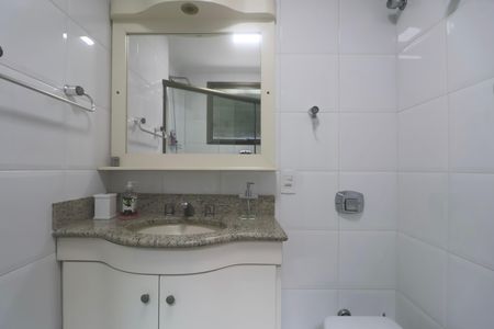 Apartamento para alugar com 360m², 5 quartos e 2 vagasBanheiro Suíte 3