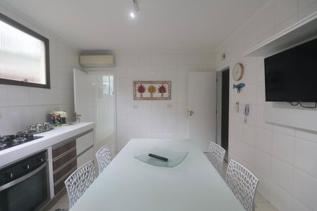 Apartamento para alugar com 360m², 5 quartos e 2 vagasCozinha