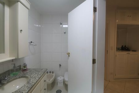 Apartamento para alugar com 360m², 5 quartos e 2 vagasBanheiro Suíte