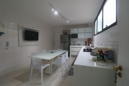 Apartamento para alugar com 360m², 5 quartos e 2 vagasCozinha