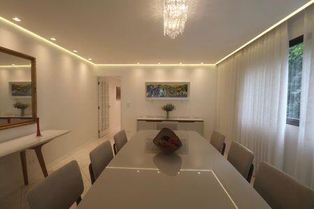 Apartamento para alugar com 360m², 5 quartos e 2 vagasSala