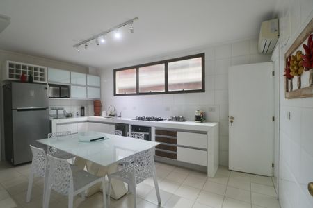 Apartamento para alugar com 360m², 5 quartos e 2 vagasCozinha