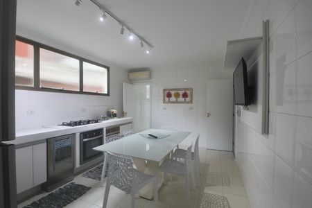 Apartamento para alugar com 360m², 5 quartos e 2 vagasCozinha