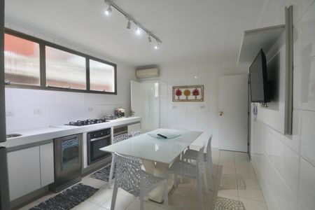 Apartamento para alugar com 360m², 5 quartos e 2 vagasCozinha