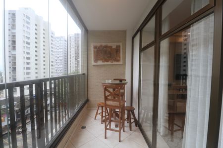 Apartamento para alugar com 360m², 5 quartos e 2 vagasVaranda