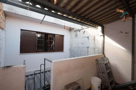 Casa à venda com 1000m², 2 quartos e 1 vaga Casa à venda com 1000m², 2 quartos e 1 vagaVaranda