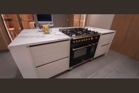 Apartamento à venda com 171m², 3 quartos e 3 vagas Apartamento à venda com 171m², 3 quartos e 3 vagasCozinha