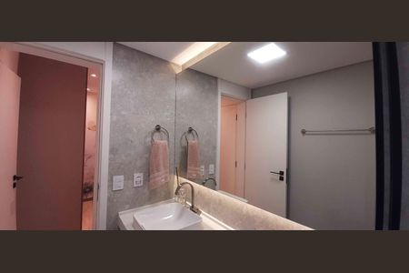 Apartamento à venda com 171m², 3 quartos e 3 vagas Apartamento à venda com 171m², 3 quartos e 3 vagasBanheiro da Suíte 2