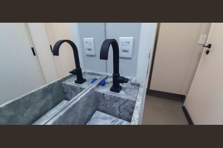Apartamento à venda com 171m², 3 quartos e 3 vagas Apartamento à venda com 171m², 3 quartos e 3 vagasBanheiro de Serviço