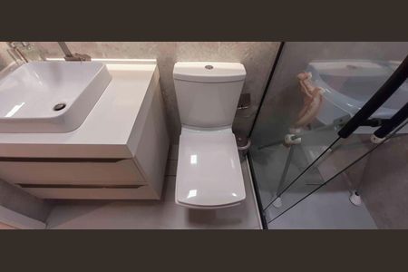 Apartamento à venda com 171m², 3 quartos e 3 vagas Apartamento à venda com 171m², 3 quartos e 3 vagasBanheiro da Suíte 2