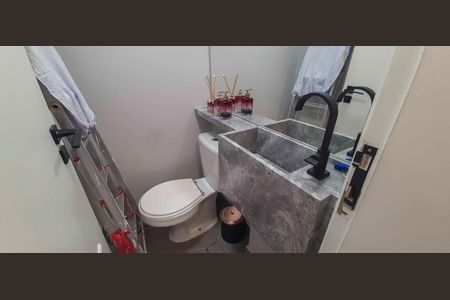 Apartamento à venda com 171m², 3 quartos e 3 vagas Apartamento à venda com 171m², 3 quartos e 3 vagasBanheiro de Serviço