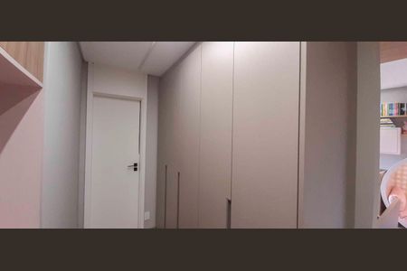 Apartamento à venda com 171m², 3 quartos e 3 vagas Apartamento à venda com 171m², 3 quartos e 3 vagasCloset da Suíte 3