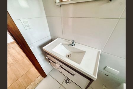 Casa para alugar com 100m², 3 quartos e 2 vagas Casa para alugar com 100m², 3 quartos e 2 vagasBanheiro 2