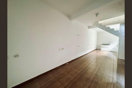 Casa para alugar com 100m², 3 quartos e 2 vagas Casa para alugar com 100m², 3 quartos e 2 vagasSala