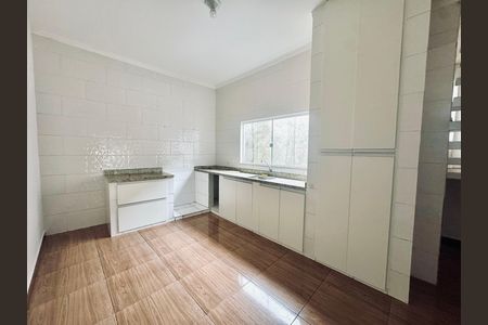 Casa para alugar com 100m², 3 quartos e 2 vagas Casa para alugar com 100m², 3 quartos e 2 vagasCozinha