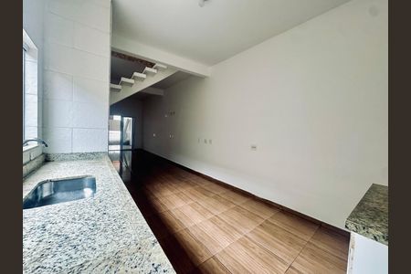 Casa para alugar com 100m², 3 quartos e 2 vagas Casa para alugar com 100m², 3 quartos e 2 vagasCozinha