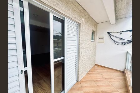 Casa para alugar com 100m², 3 quartos e 2 vagas Casa para alugar com 100m², 3 quartos e 2 vagasSacada do quarto 1