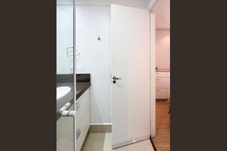 Apartamento para alugar com 80m², 2 quartos e 2 vagas Apartamento para alugar com 80m², 2 quartos e 2 vagasBanheiro da Suíte