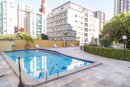 Apartamento à venda com 50m², 1 quarto e 1 vaga Apartamento à venda com 50m², 1 quarto e 1 vagaÁrea comum - Piscina