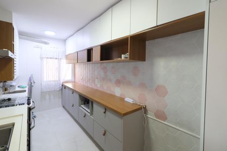 Apartamento à venda com 86m², 2 quartos e 2 vagasCozinha e Área de Serviço