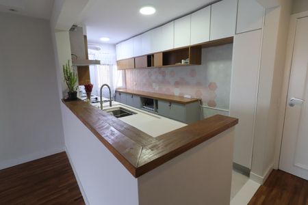 Apartamento à venda com 86m², 2 quartos e 2 vagasCozinha e Área de Serviço