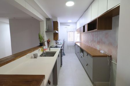 Apartamento à venda com 86m², 2 quartos e 2 vagasCozinha e Área de Serviço