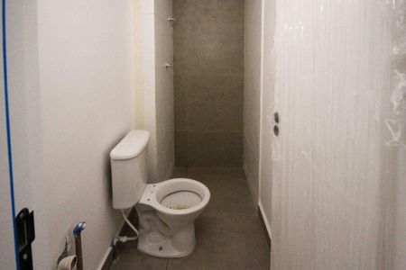 Apartamento à venda com 33m², 2 quartos e sem vaga Apartamento à venda com 33m², 2 quartos e sem vagaBanheiro