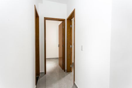 Corredor de apartamento para alugar com 1 quarto, 45m² em Vila Dalila, São Paulo
