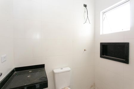 Apartamento à venda com 45m², 2 quartos e sem vaga Apartamento à venda com 45m², 2 quartos e sem vagaBanheiro