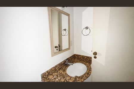 Apartamento à venda com 156m², 4 quartos e 3 vagas Apartamento à venda com 156m², 4 quartos e 3 vagasLavabo