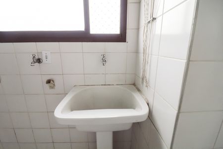 Apartamento à venda com 156m², 4 quartos e 3 vagas Apartamento à venda com 156m², 4 quartos e 3 vagasÁrea de Serviço