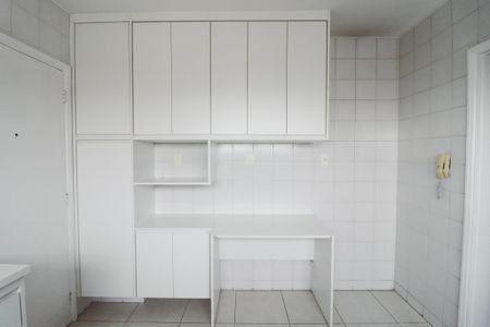 Apartamento à venda com 156m², 4 quartos e 3 vagas Apartamento à venda com 156m², 4 quartos e 3 vagasCozinha